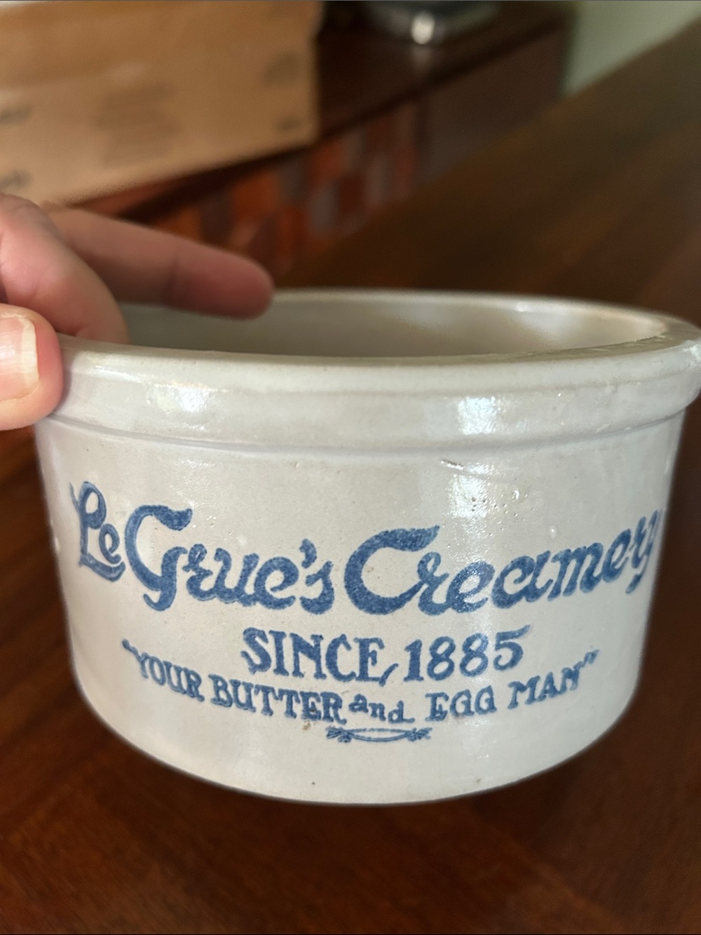 Le Grue's Creamery Stoneware Crock - Cream with Blue Lettering - Picture 5 of 5